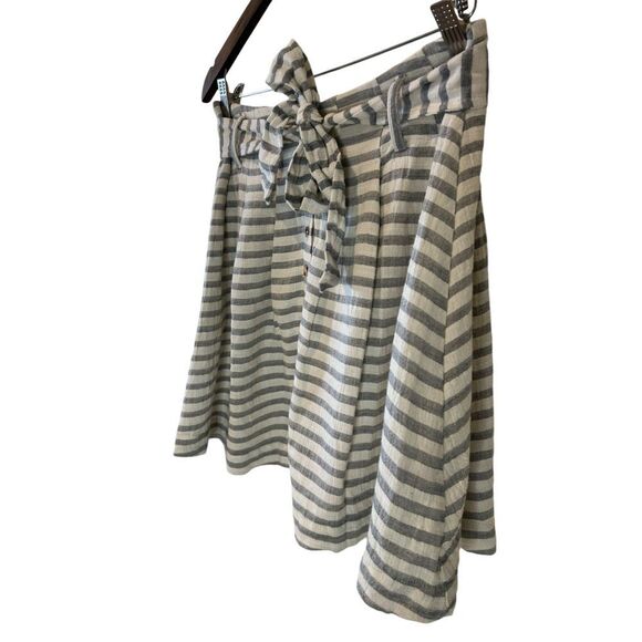 Francesca's Blue Rain Striped‎ Button-Front Skirt with Tie Waist Small - Picture 4 of 9